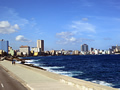 Malecón (bedeutet Ufermauer aus Stein)